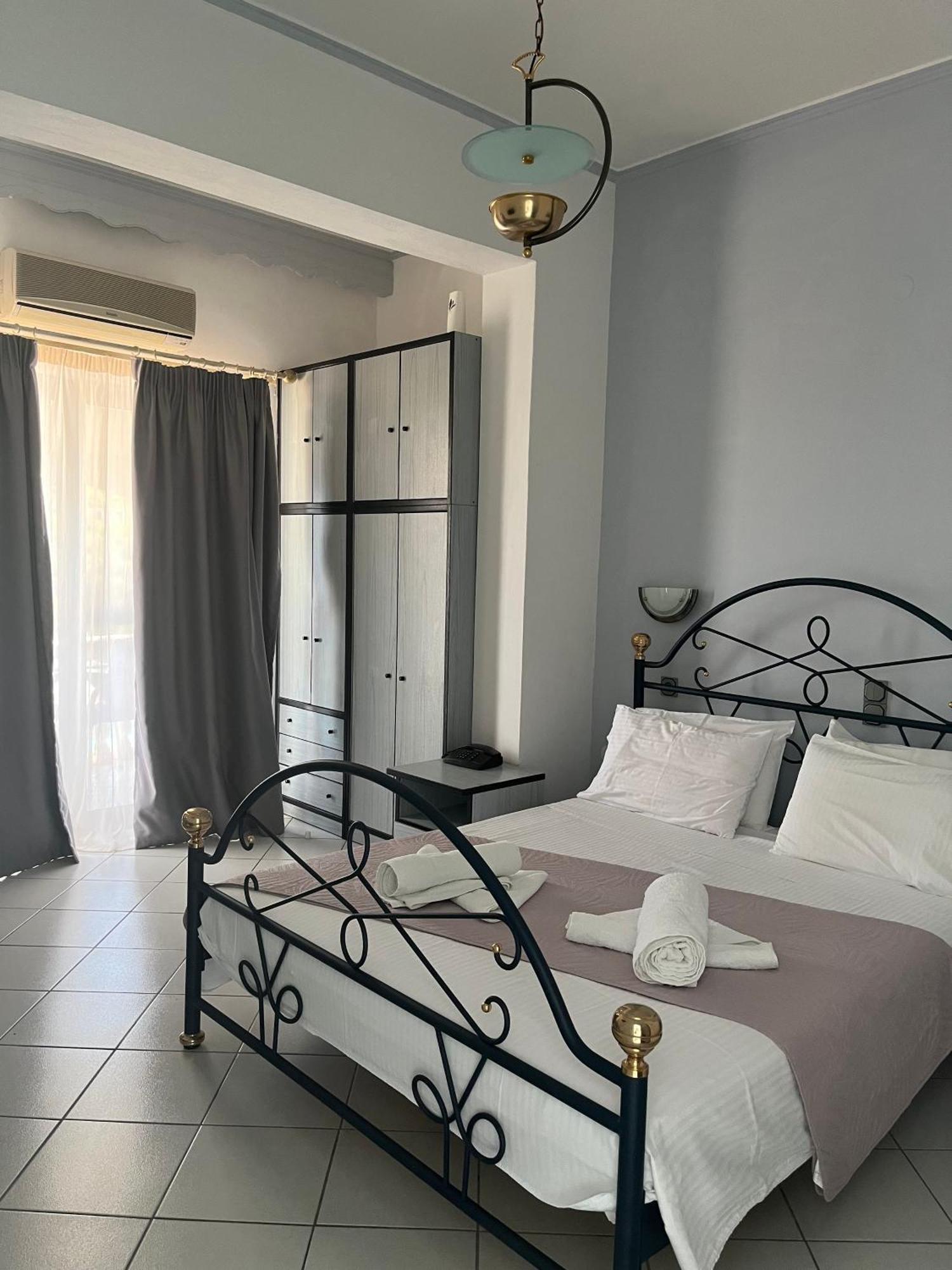 Dolphin Apartments 1 ปาร์กา ภายนอก รูปภาพ